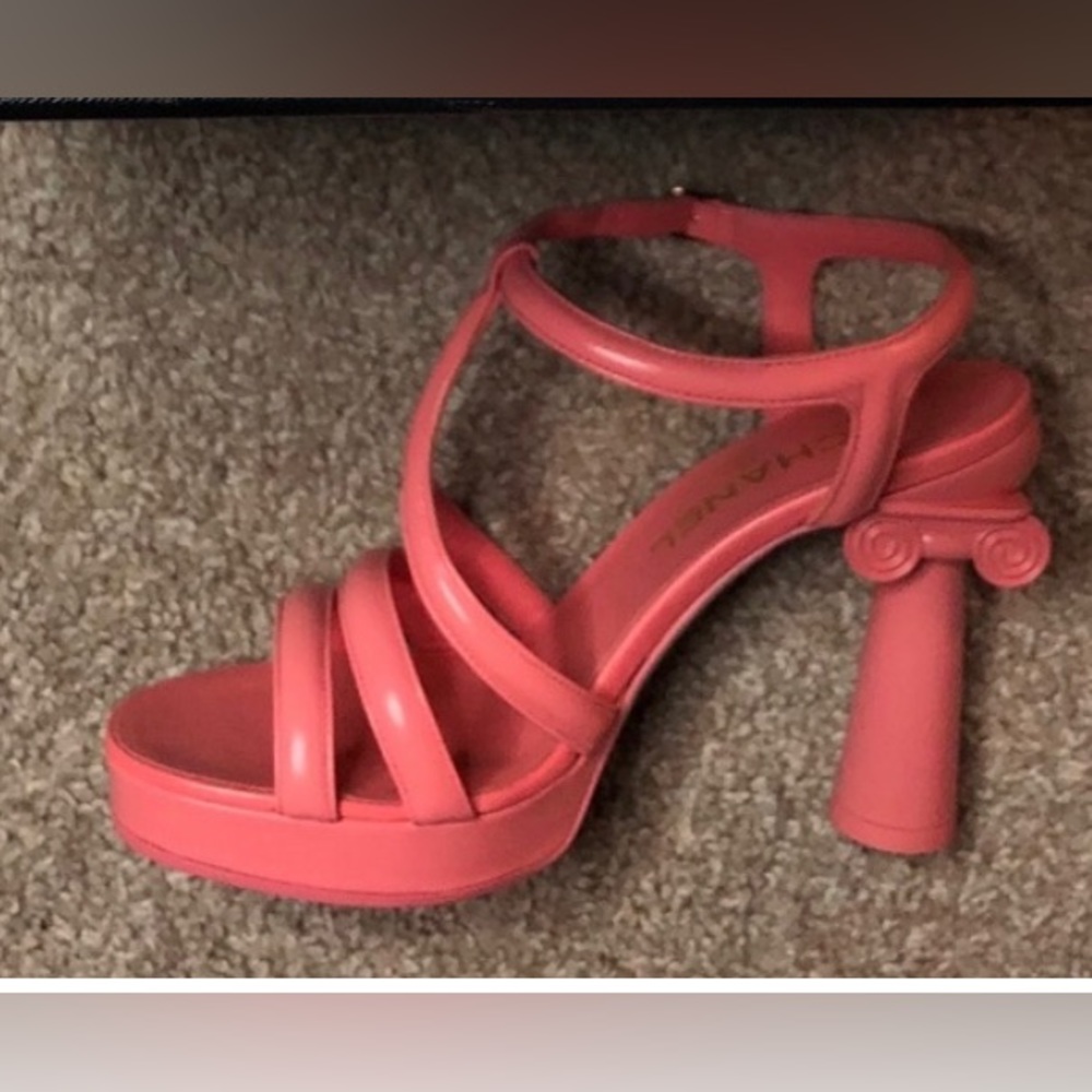 Chanel Summer sandal in pink